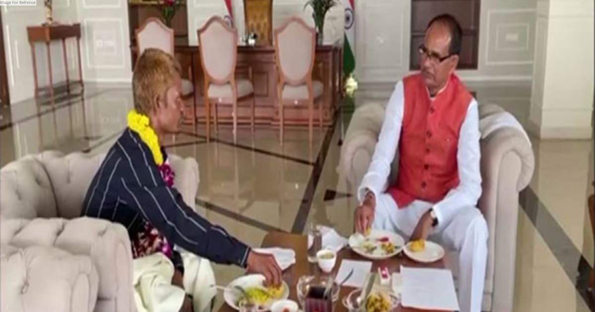 Madhya Pradesh CM has lunch with urination case victim